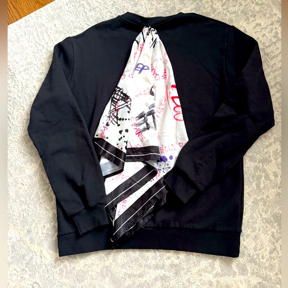 Gaëlle Paris Black shirt with white scarf writing Size 2 Excellent condition